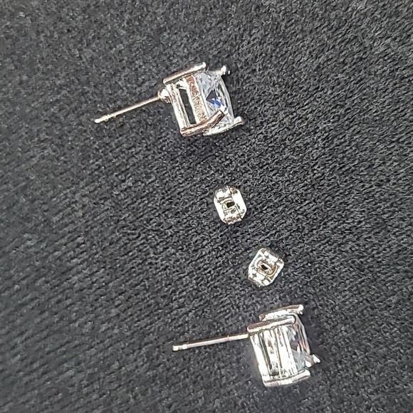 NEW PRINCESS CUT WHITE AMYTHYST SILVER PIERCED EARRING STUDS - Picture 7 of 9